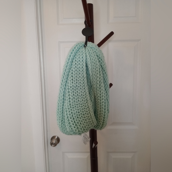 Rooted Soul Turquoise Loop Scarf - Picture 2 of 2